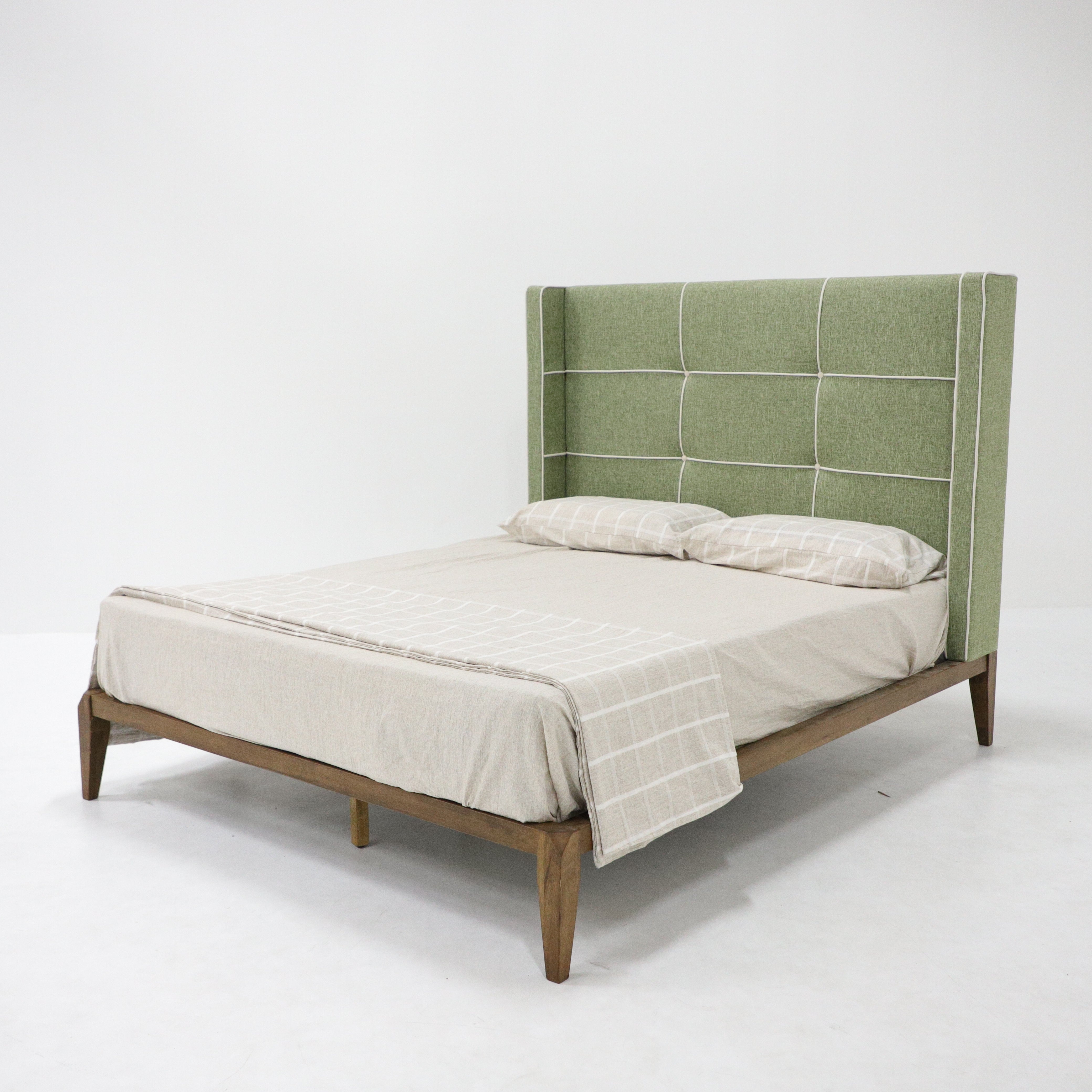<b>Berilo King Bed</b><br>L2010 X D2030 X H1370MM