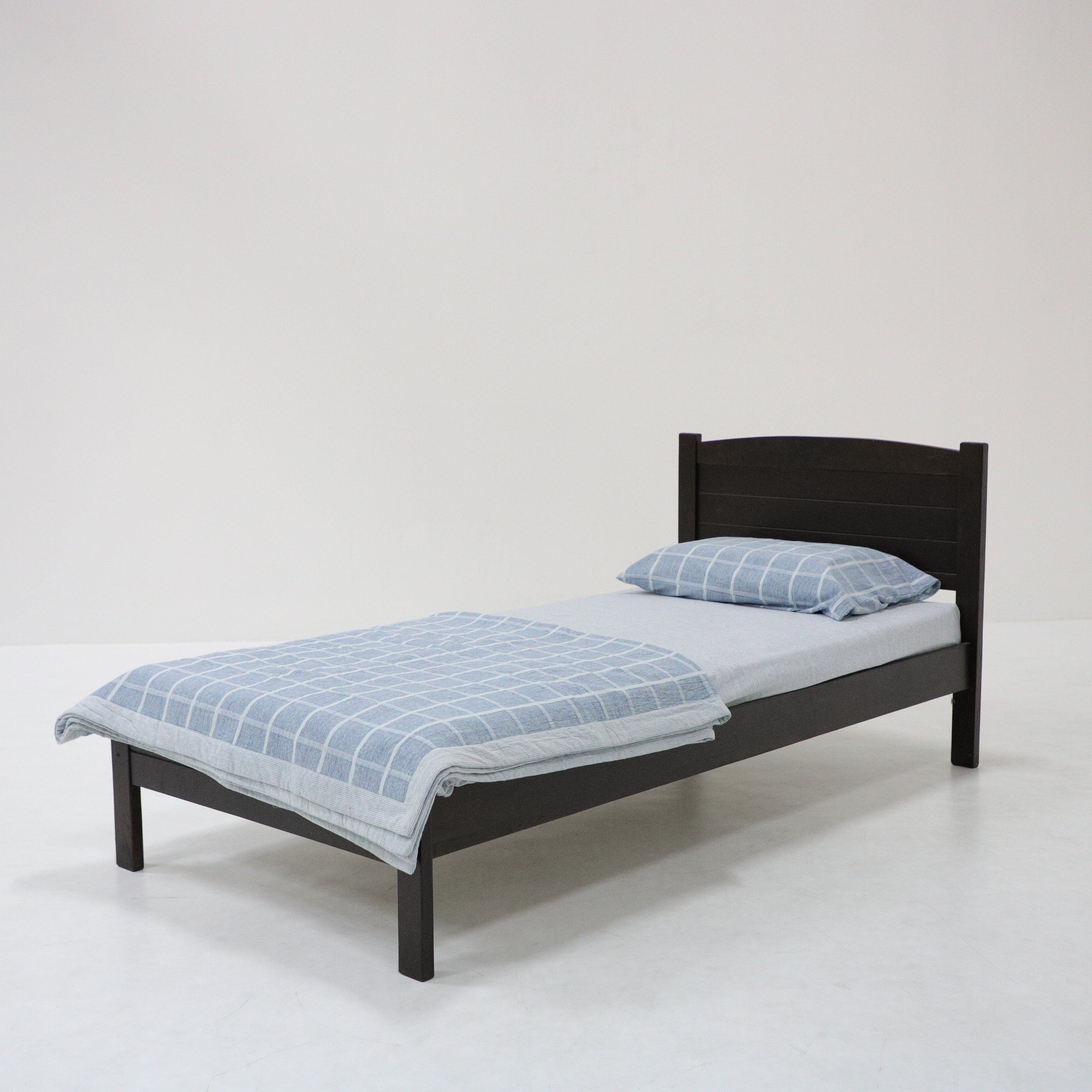 <b>Martin Single Bed</b><br>L1981 X W1016 X H864MM