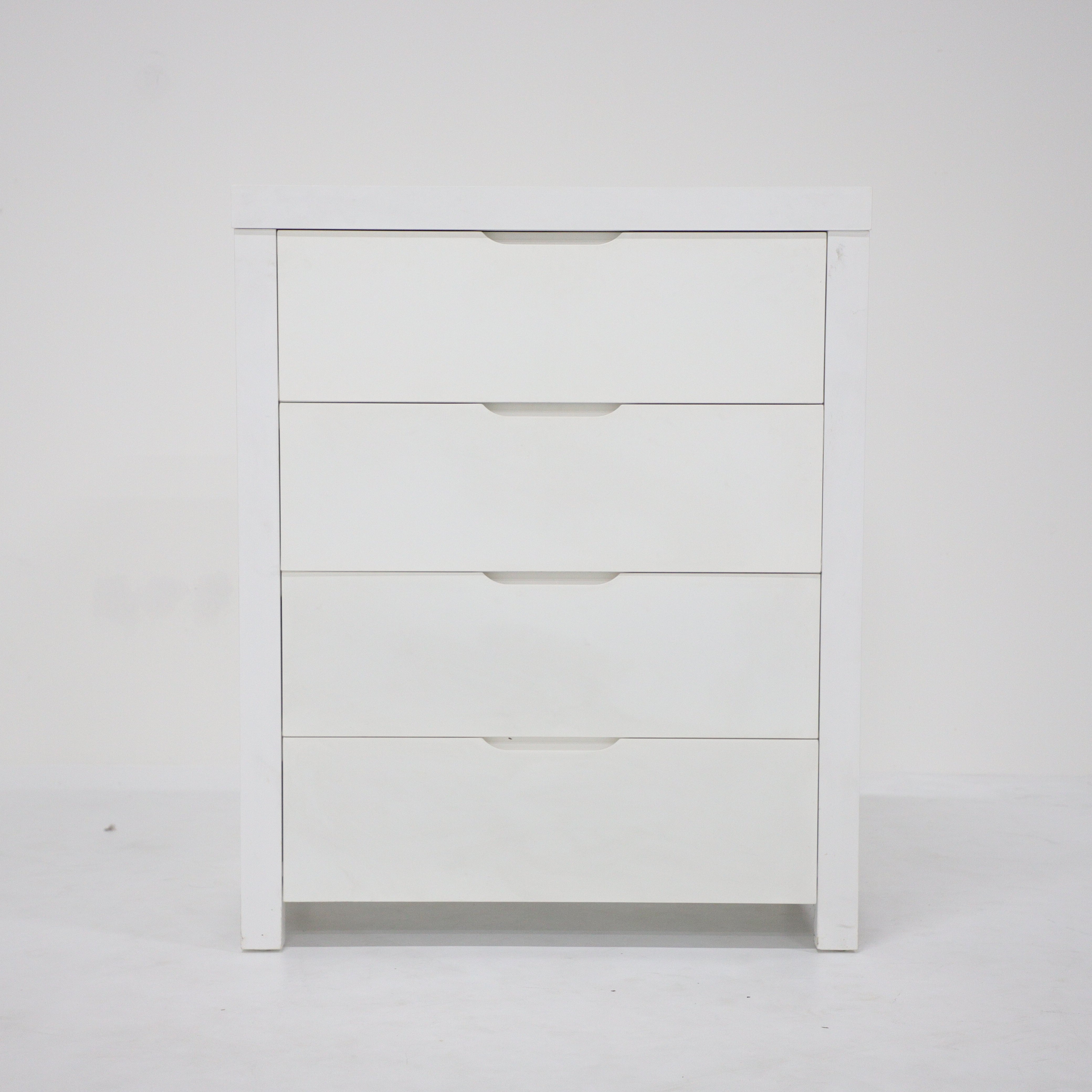 <b>Summer Chest of 4 Drawers</b><br>L900 X D400 X H1100MM